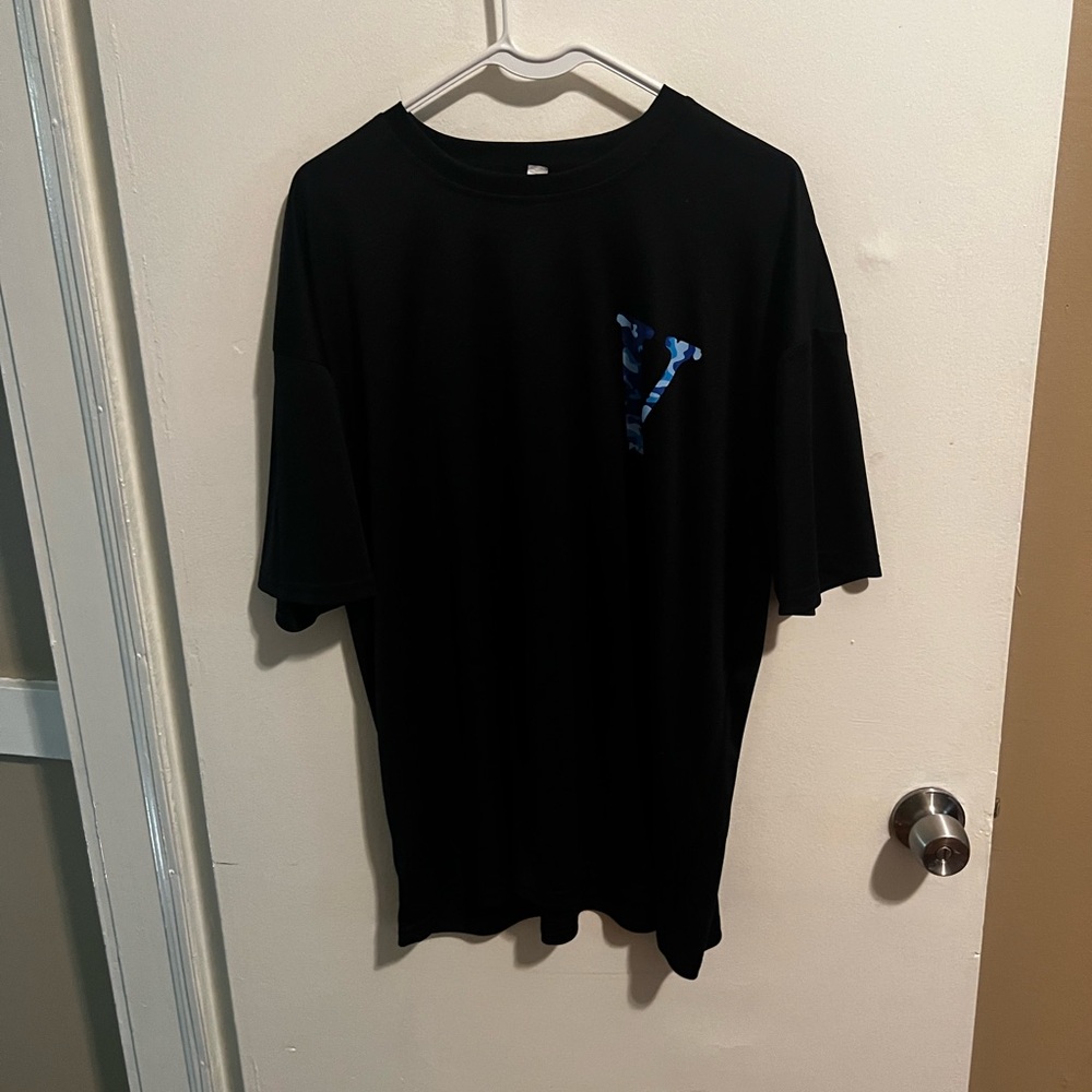 Men’s Vlone tee shirt